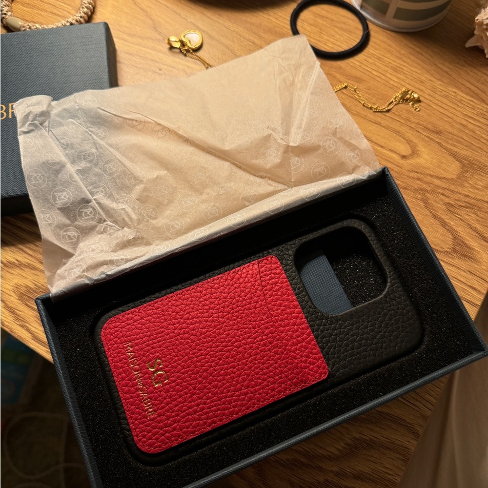 Maison de Sabre phone case